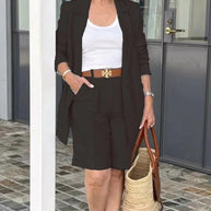 Damen elegantes Blazer-Shorts-Ensemble mit modischer Knopfdetail und hochwertigem Material WW