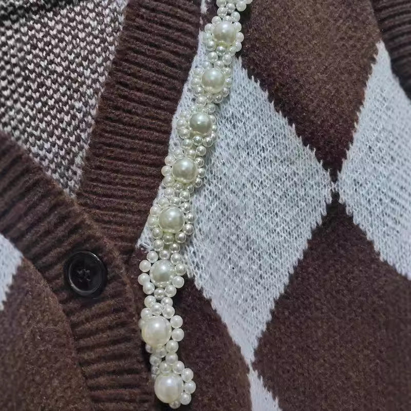 Damen Strickweste mit modernem Rautenmuster und eleganter Knopfdetail WW