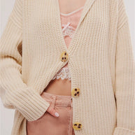 Damen Strickjacke mit eleganter Knopfakzentuierung und lässigem Schnitt WW