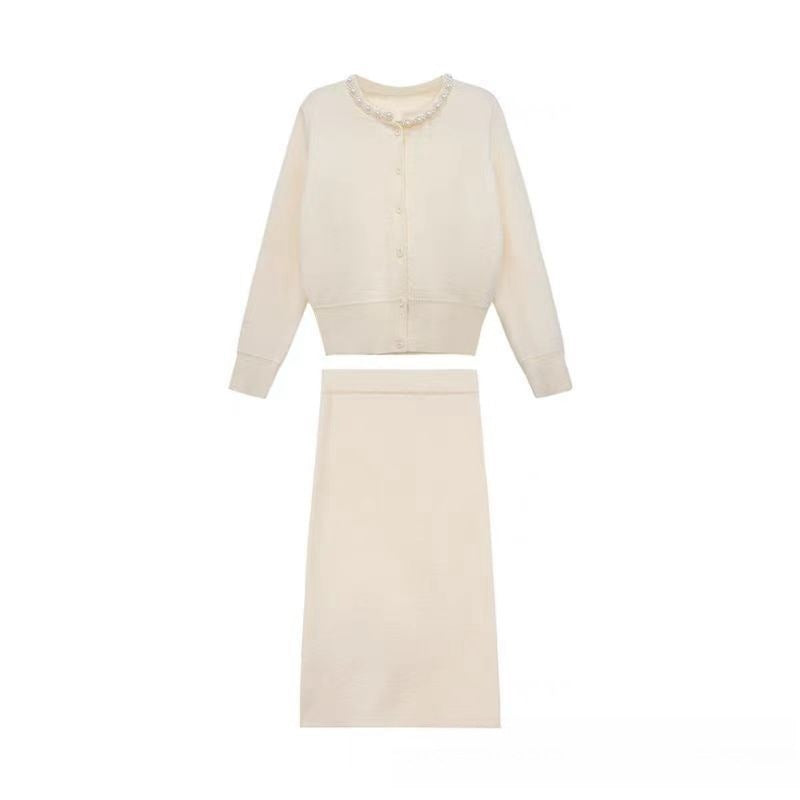 Damen Strickensemble mit detailverzierter Jacke und plissiertem Rock WW