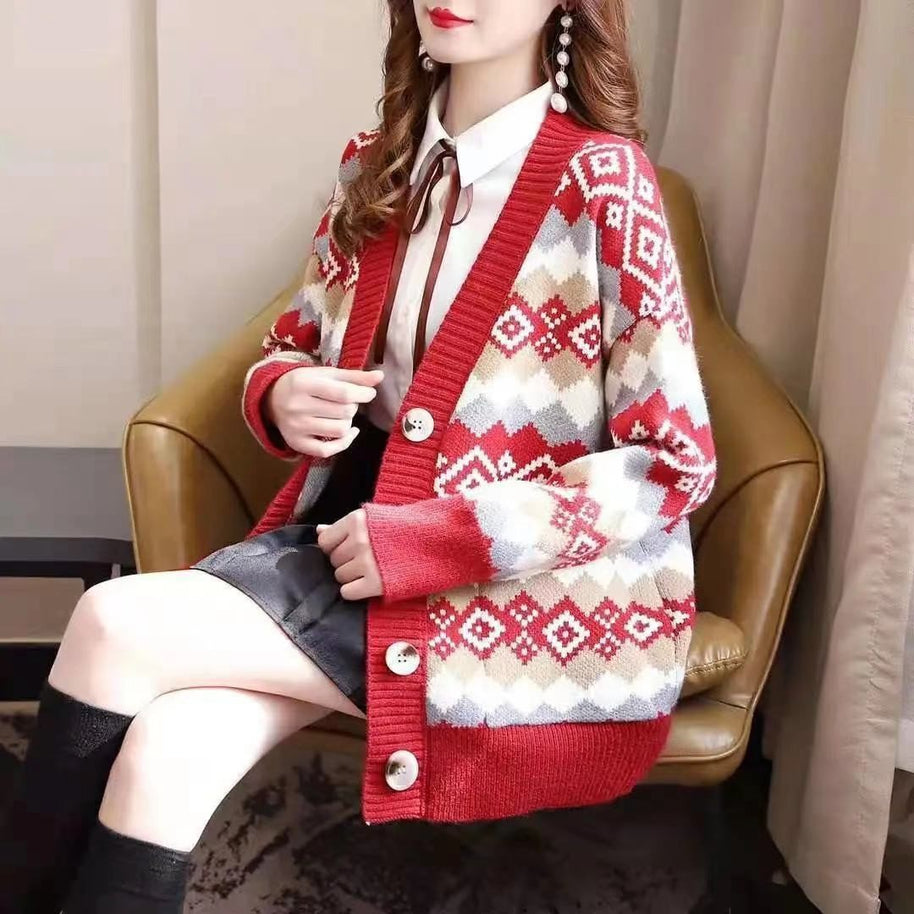 Damen Strickjacke mit stilvollem Rautenmuster und großen Knöpfen WW