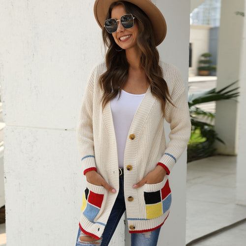 Damen Strickjacke mit bunten Akzentdetails und großen Knöpfen WW