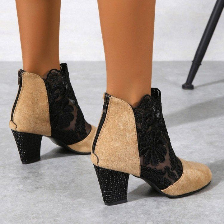 Damen Stiefeletten mit romantischem Spitzen-Obermaterial und komfortablem Blockabsatz W&W Mode