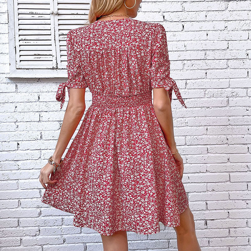 Damen Blusenkleid mit floralen Mustern und verspielten Rüschen WW