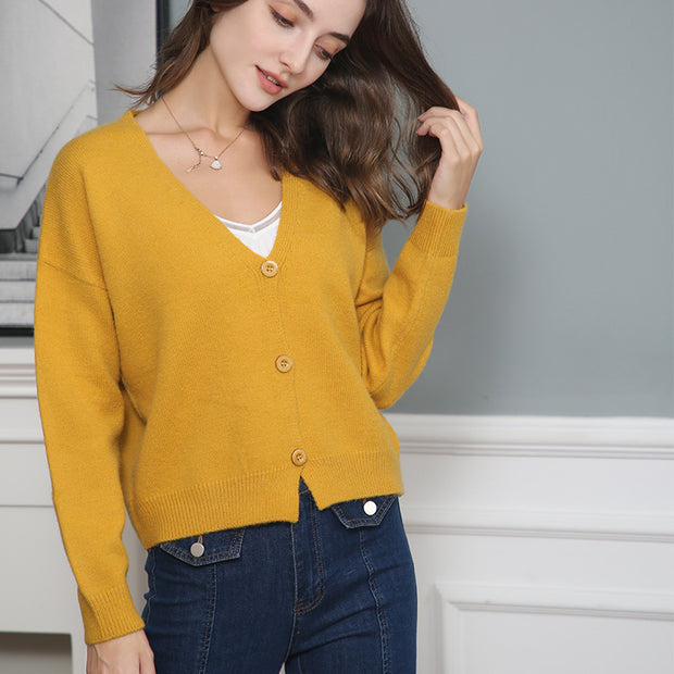 Damen Strickjacke mit V-Ausschnitt und Knopfdetails WW
