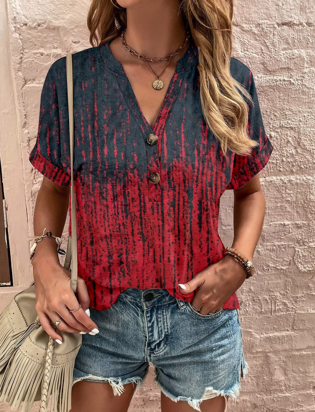 Damen Kurzarm Bluse mit dekorativem Musterdruck und knöpfbarem Ausschnitt W&W Mode