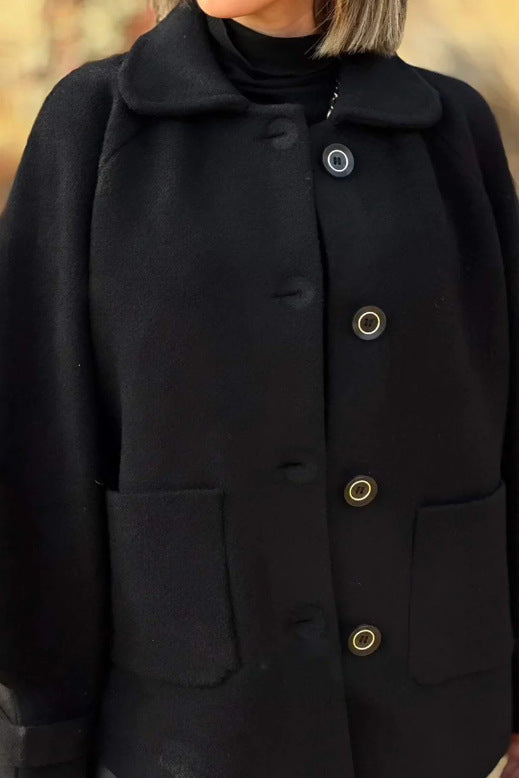 Damen weiche Wolljacke mit Schulterpasse und Knopfdetails W&W Mode