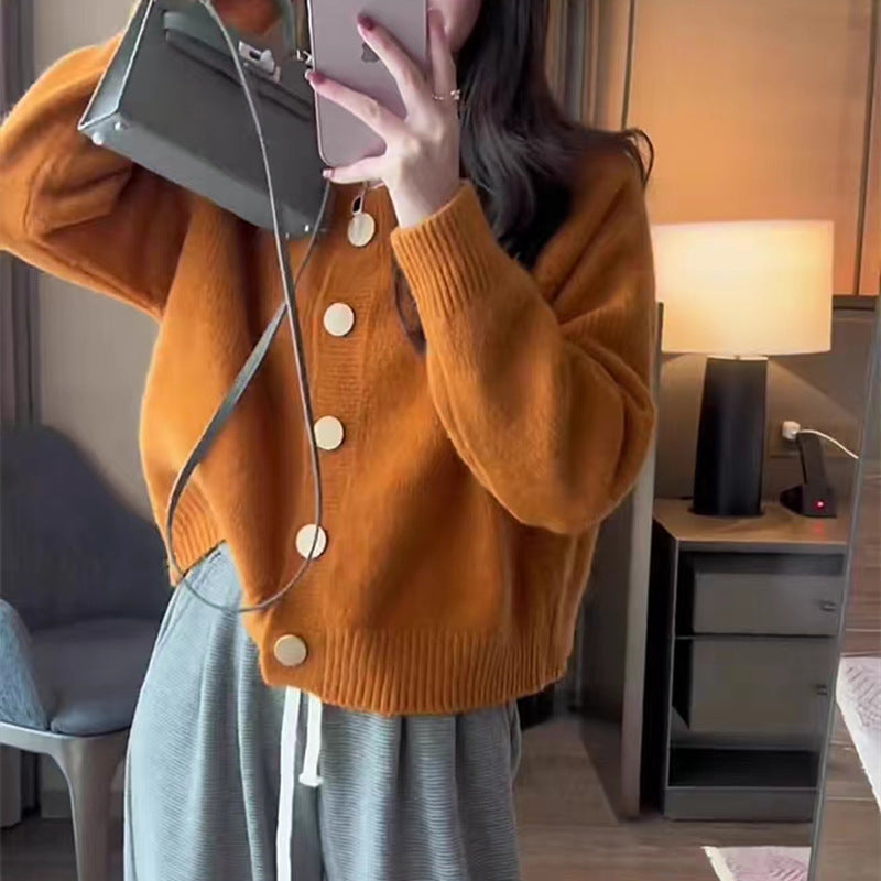 Damen Strickjacke mit goldenem Knopfverschluss und weitem Schnitt WW