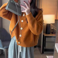 Damen Strickjacke mit goldenem Knopfverschluss und weitem Schnitt WW