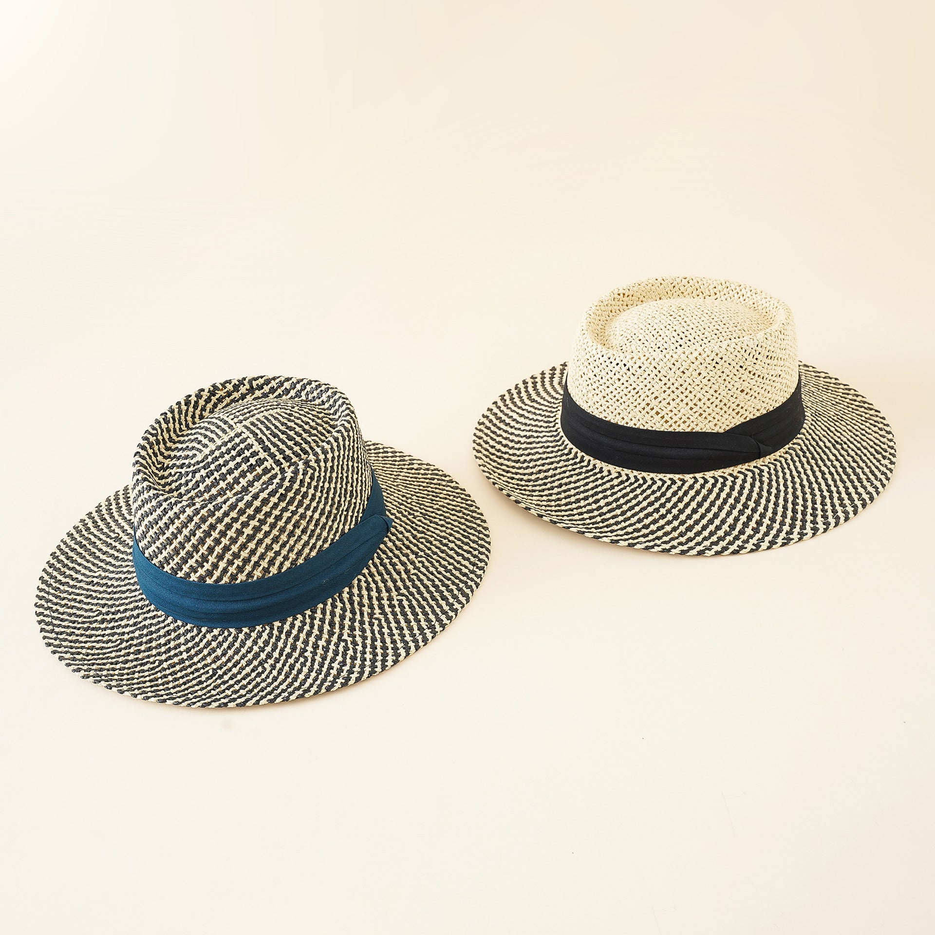 Damen Strohhut mit breiter Krempe und elegantem Kontrastband WW