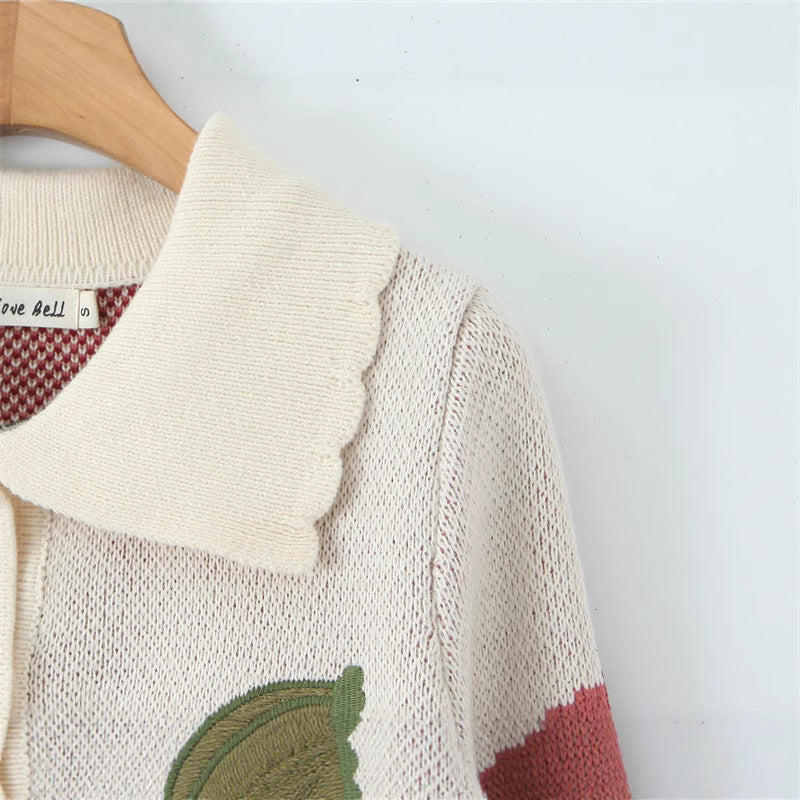 Damen cropped Strickjacke mit Kirschenmuster und durchgehendem Knopfverschluss W&W Mode