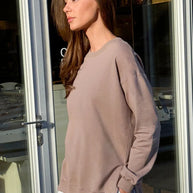 Damen bequemer Sweatshirt mit seitlichen Schlitzen WW