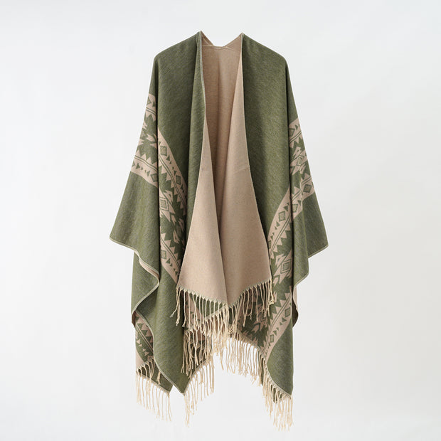 Damen eleganter Strickponcho mit kunstvollen Fransen und floralen Akzenten WW