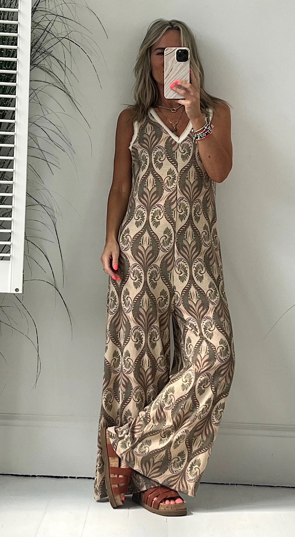 Damen Jumpsuit mit weitem Bein und elegantem Blattmuster WW