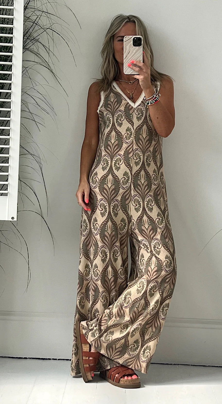 Damen Jumpsuit mit weitem Bein und elegantem Blattmuster WW