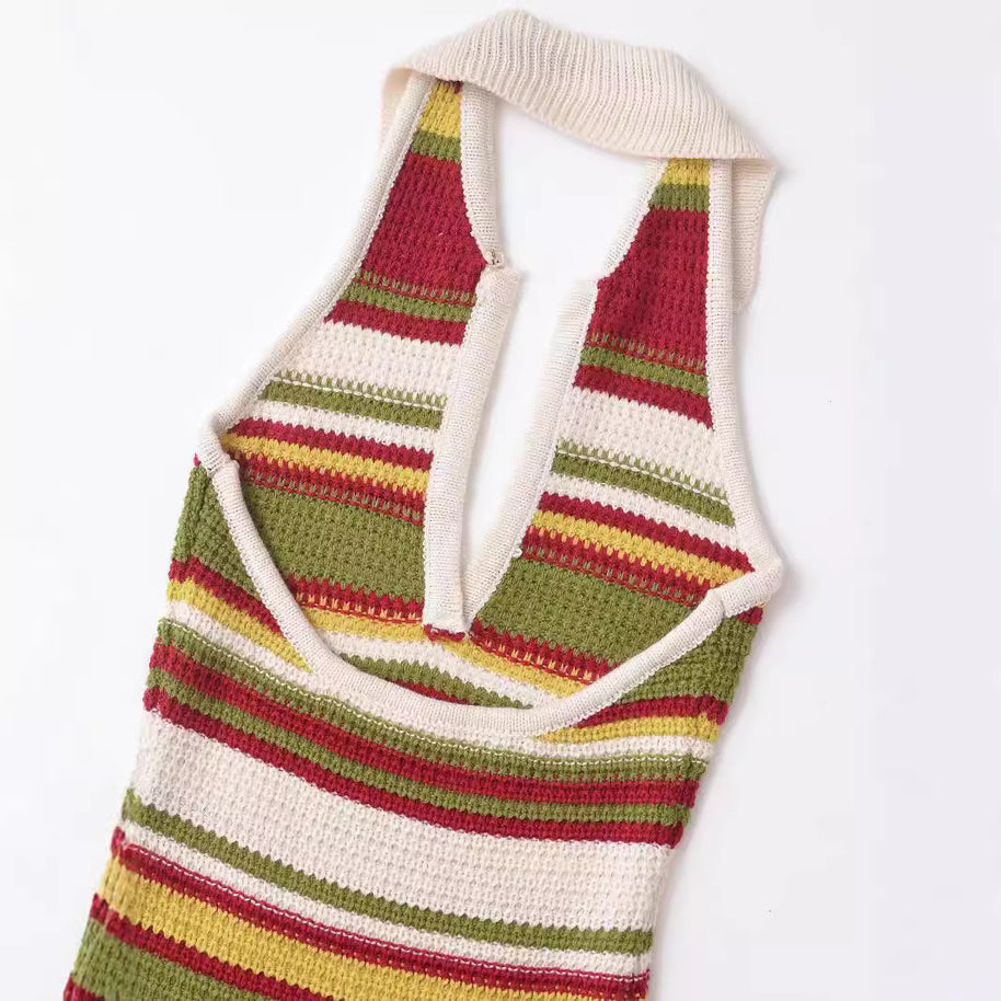Damen Strickkleid mit tiefem V-Ausschnitt und breitem Kragen WW