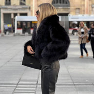 Kunstpelzjacke für glamouröse Auftritte