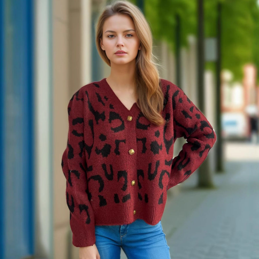 Damen Strickjacke im modernen Leopardenmuster mit Knopfdetails WW