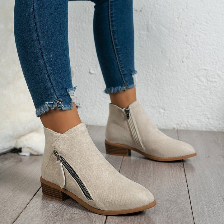 Damen Stiefel mit seitlichem Reißverschluss und elegantem Samtoberfläche W&W Mode