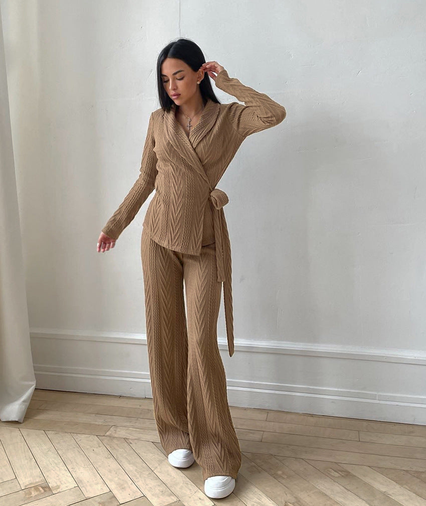 Damen Strickanzug im modernen Look mit eleganten Details WW