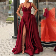 WW | Figurformendes einfarbiges Spaghettiträger-Train-Abend-Satin-Kleid