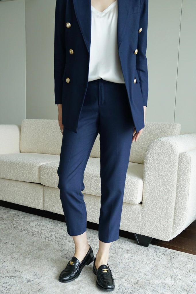 Damen eleganter Hosenanzug mit tailliertem Blazer und schmal geschnittenen Hosen WW