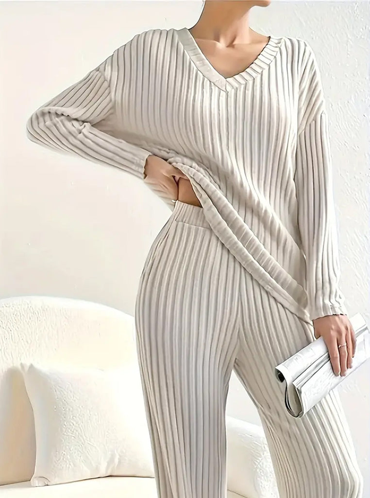 Damen bequemer Strickanzug aus hochwertigem Baumwollmix mit modernem Rippenmuster WW