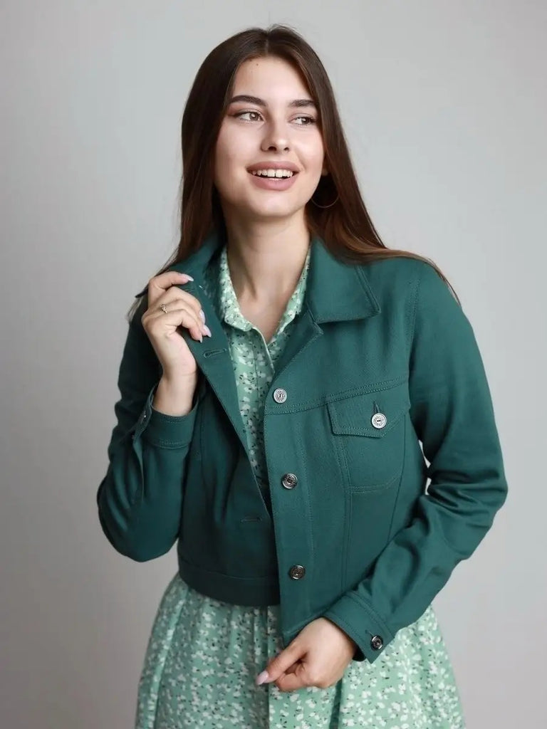 Damen Jeansjacke im modernen Schnitt mit praktischen Taschen WW