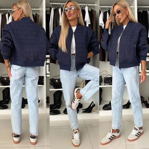 Damen Steppjacke im lässigen Oversized-Stil mit besonderen Steppdetails WW