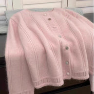 Damen Strickjacke mit dekorativem Rippdesign und Knopfverschluss WW