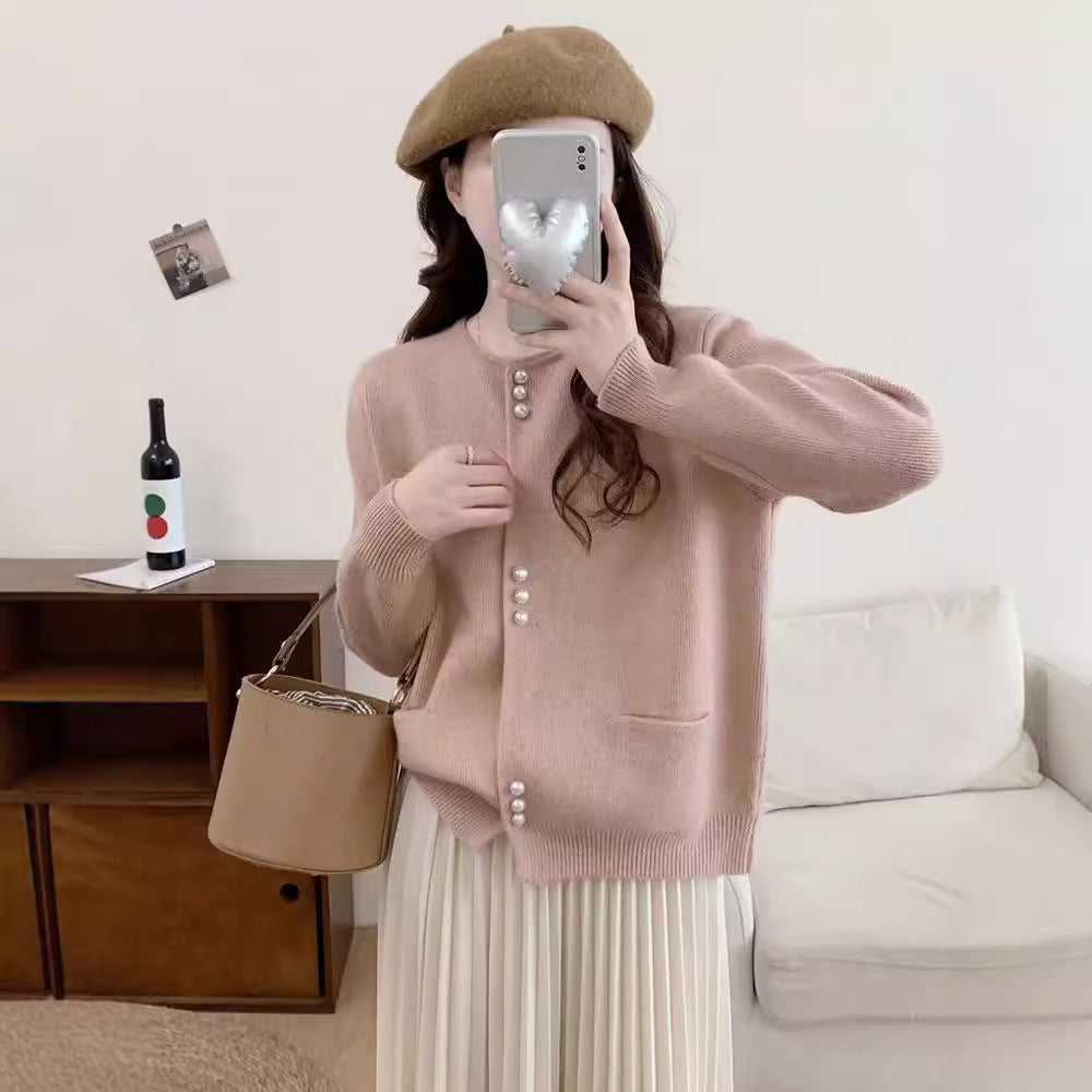 Damen Strickjacke mit eleganten Perlenknöpfen WW