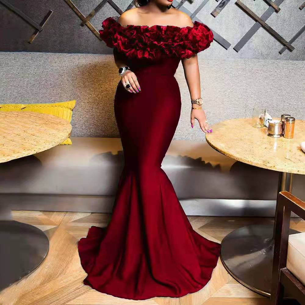 Damen Abendkleid mit voluminösen Rüschendetails WW
