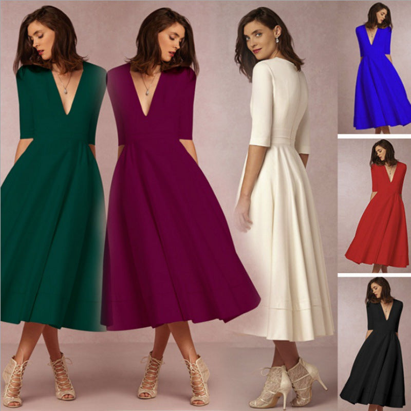 Damen Maxikleid mit tiefem V-Ausschnitt und schwingendem Rock WW