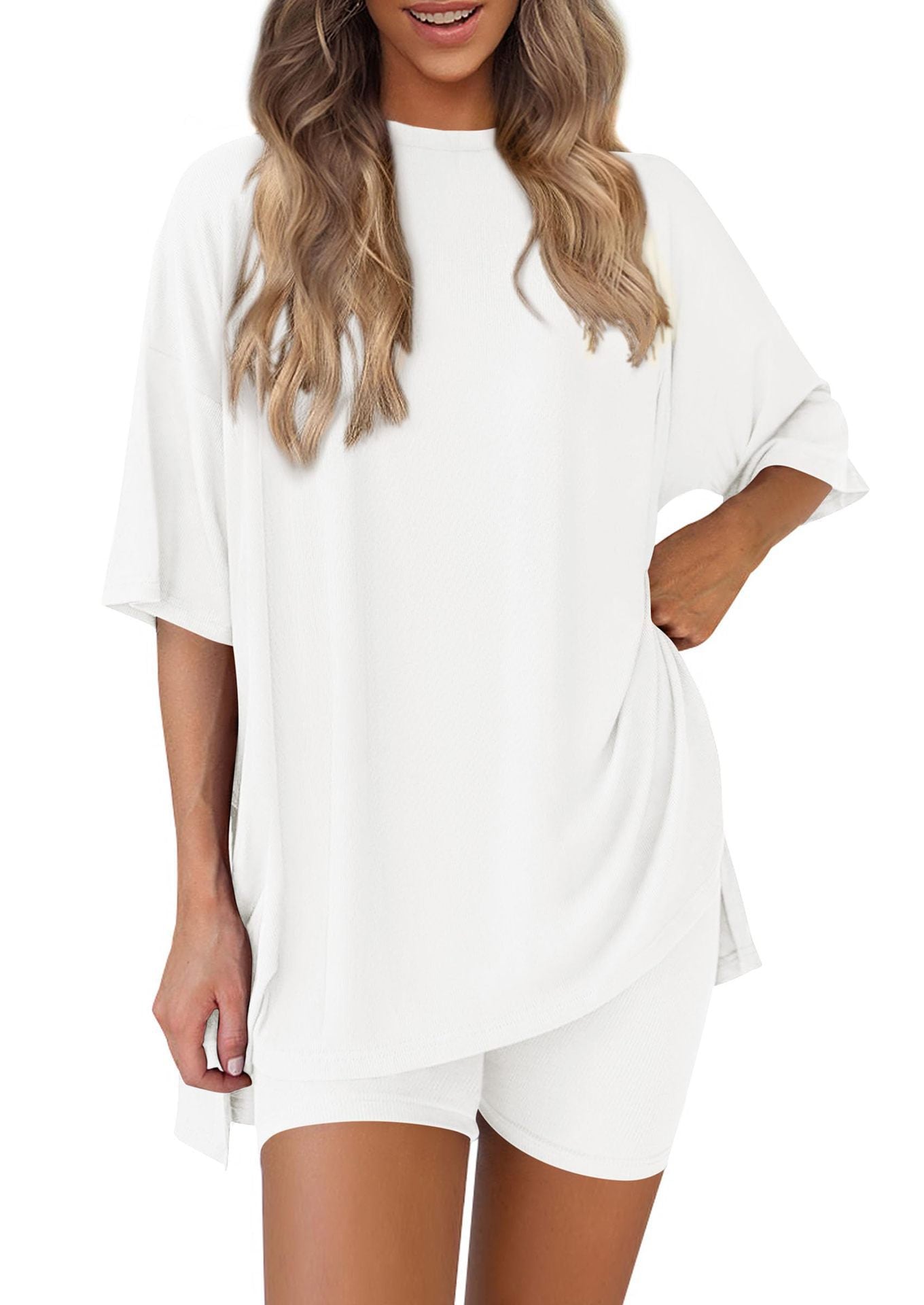 Damen Bequeme Oversized T-Shirt mit Seitenschlitzen WW