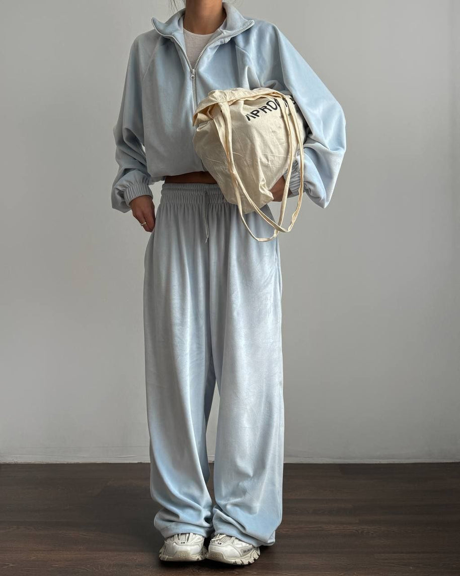 Damen sportlicher Fleece-Jogginganzug mit praktischen Taschen und hohem Kragen WW