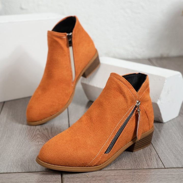 Damen Stiefel mit seitlichem Reißverschluss und elegantem Samtoberfläche W&W Mode