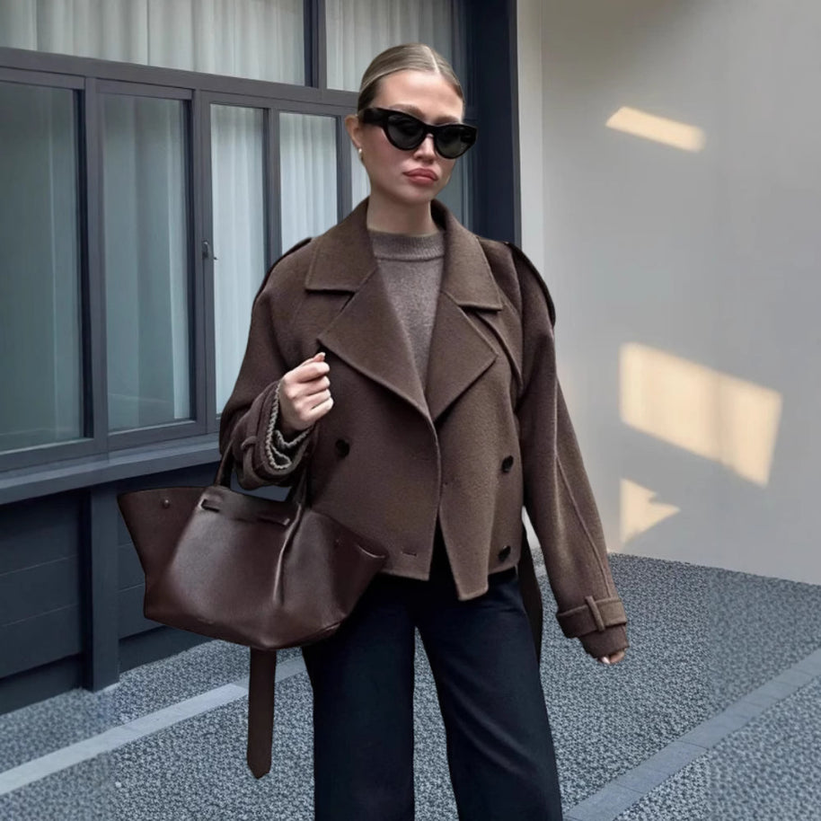 Damen stilvolle cropped Jacke im modernen Biker-Design mit doppeltem Knopfverschluss WW