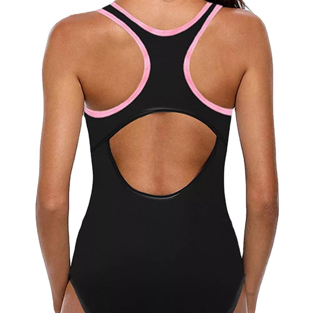 Damen Sportlicher Badeanzug mit figurformendem Schnitt und kontrastierenden Seiteneinsätzen WW