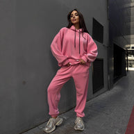 Damen sportliches Freizeit-Set mit oversized Hoodie und lässigen Jogginghosen WW