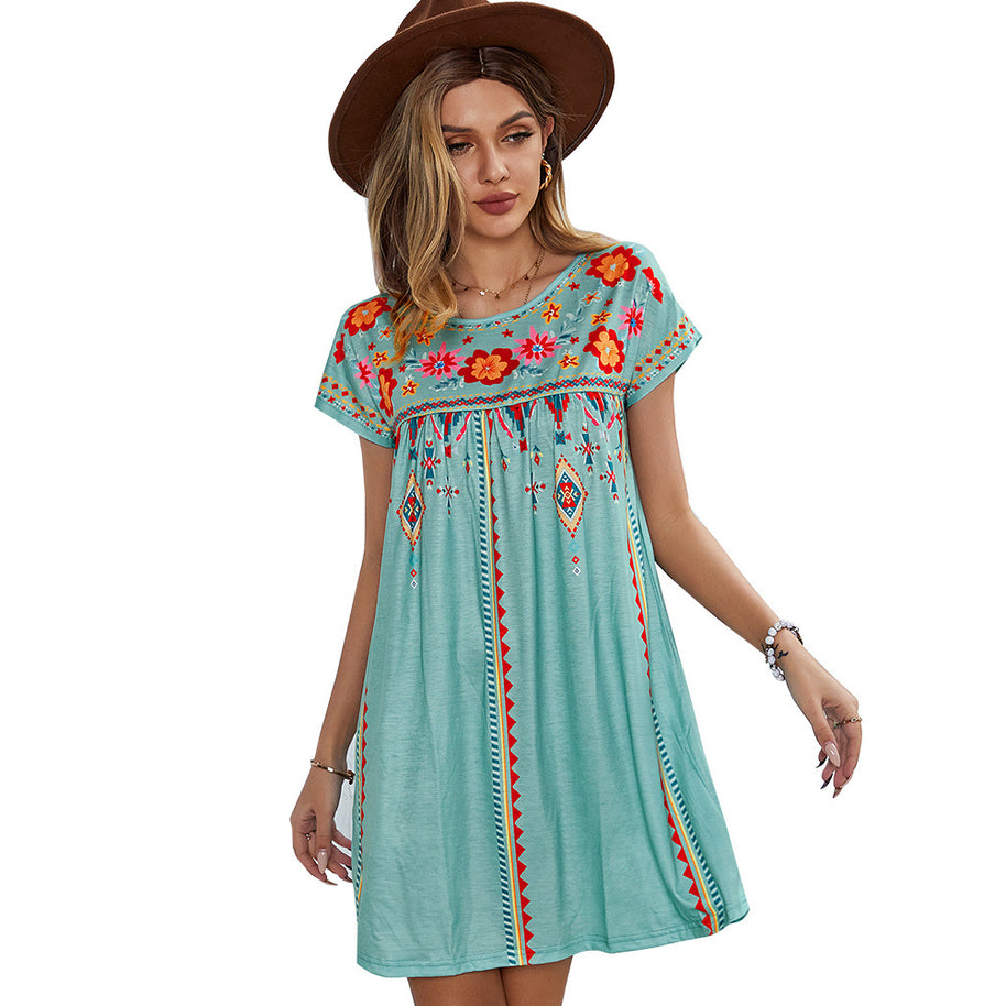Damen kurzärmeliges Sommerkleid mit buntem Stickdesign und weiter A-Linie WW