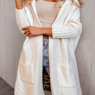 Damen Strickjacke mit Kapuze und innovativem Schriftzug WW
