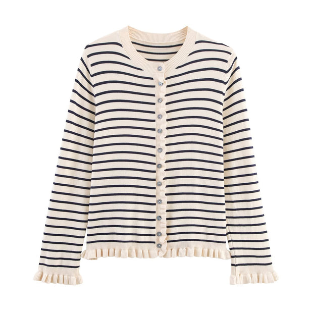 Damen Strickjacke mit dezentem Rüschendetail und hochwertigen Knopfverzierungen WW