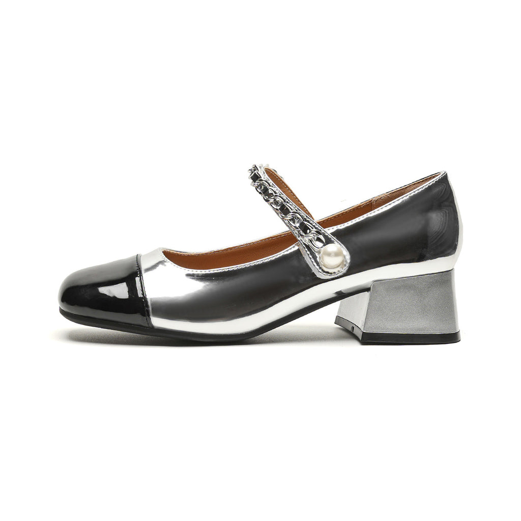 Damen Mary Jane Schuhe mit eleganten Ketten-Details und glänzender Spitze WW
