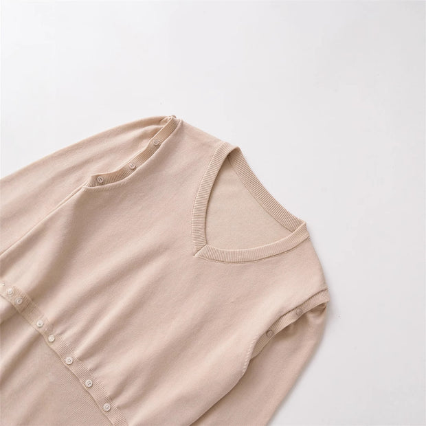 Damen Strickpullover mit V-Ausschnitt und dekorativen Knöpfen WW
