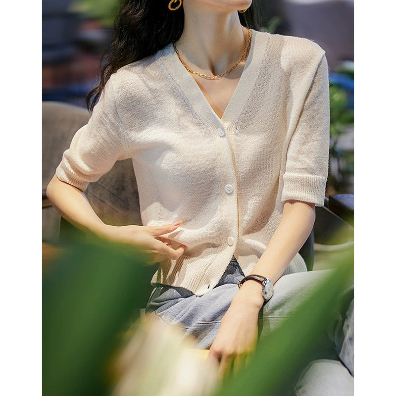 Damen Kurzarm Strickjacke mit V-Ausschnitt und hochwertigen Knopfdetails WW