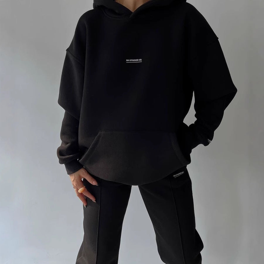 Damen Bequemer Oversized Hoodie mit Kängurutasche und modernem Schriftzug WW