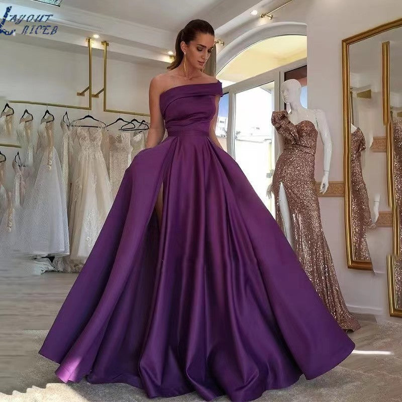 Damen Elegantes Maxikleid mit asymmetrischem Ausschnitt und hohem Beinschlitz WW