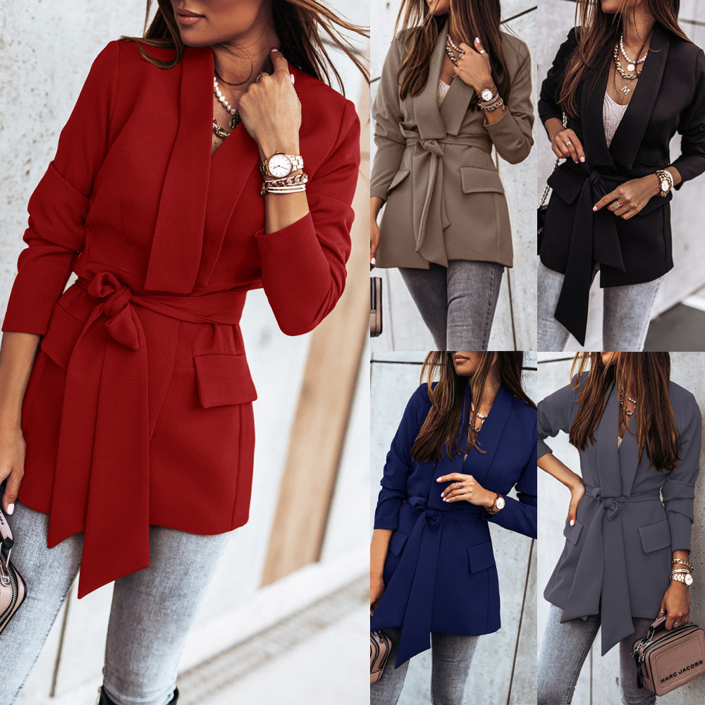 Damen Trenchcoat mit tailliertem Schnitt und praktischen Taschen WW