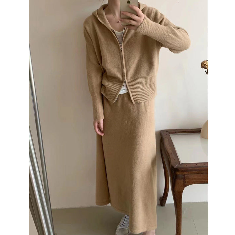 Damen bequeme Strickjacke mit Kapuze und eleganten Details WW
