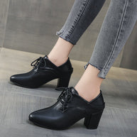 Damen Schnürschuhe mit Blockabsatz und modischem Design W&W